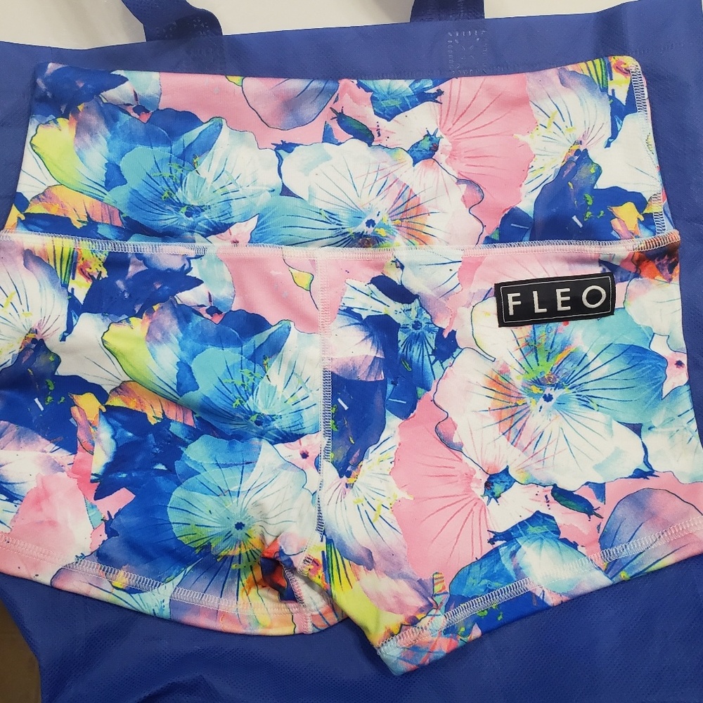 TRADED NWT Small HRO Fleo Shorts